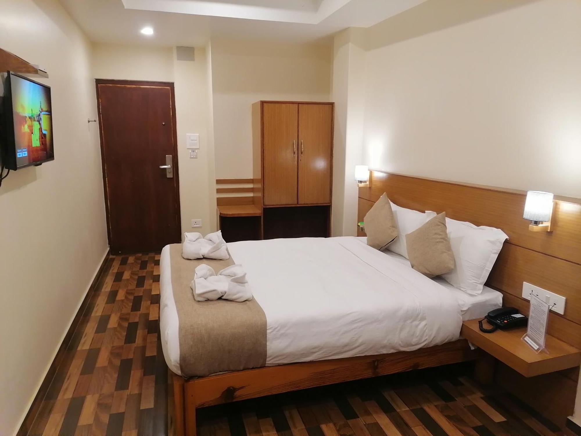 Urban Boutique Hotel Pokhara Exterior foto