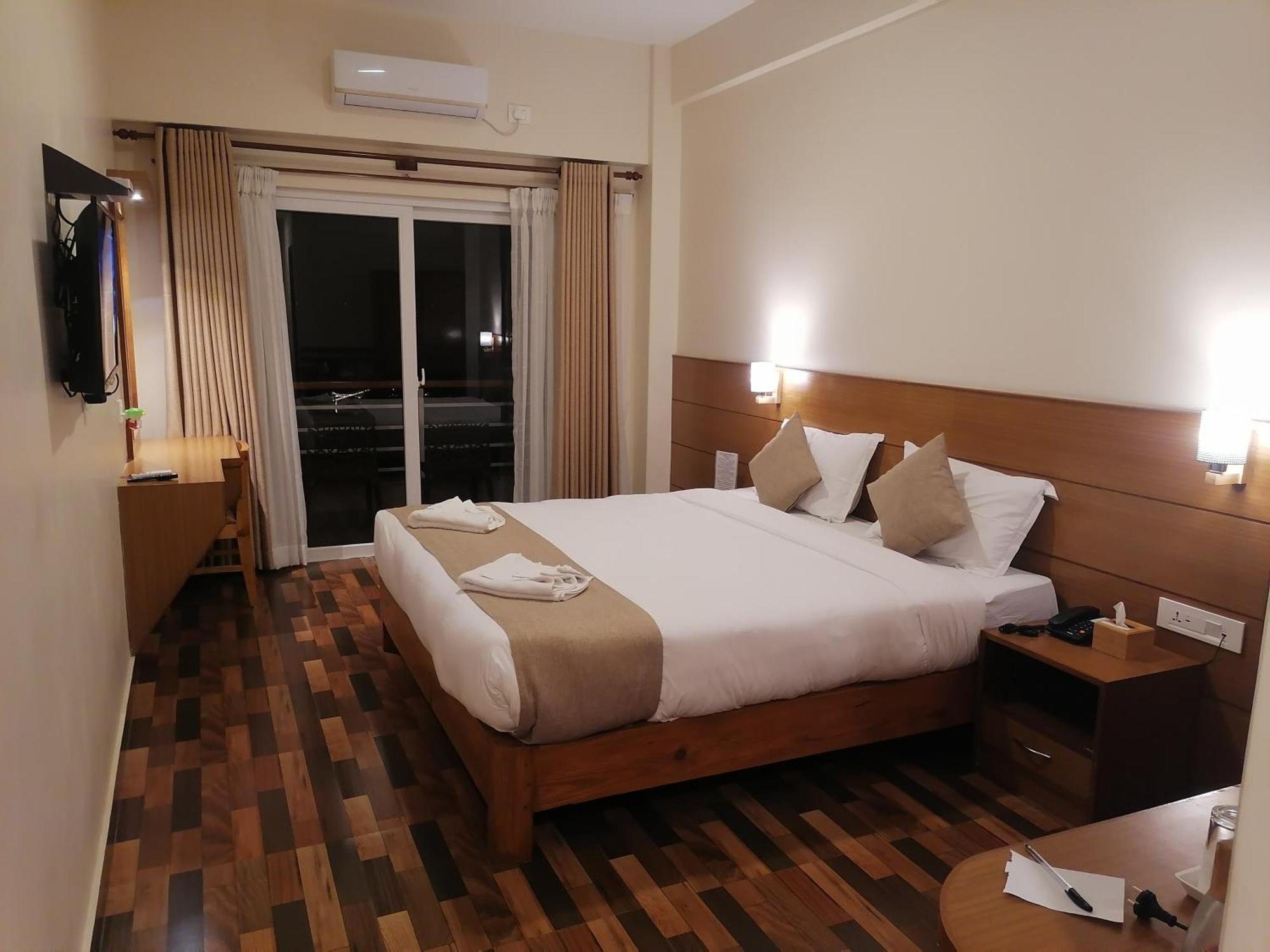 Urban Boutique Hotel Pokhara Exterior foto